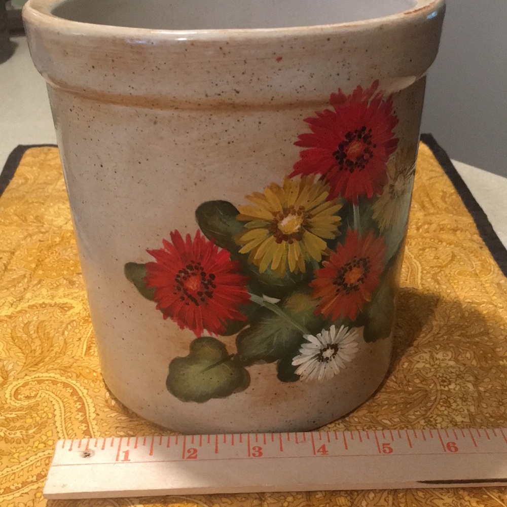 Stoneware crock- hand painted-2 quart size - Picture 2 of 7